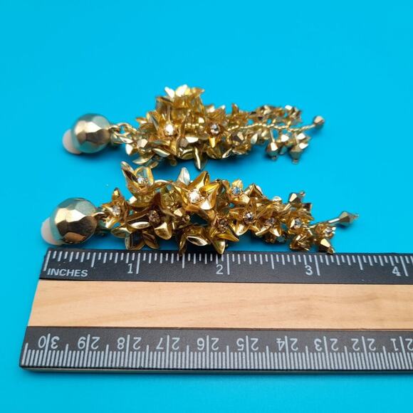 Oscar de la Renta Flower Vine Clip-On Earrings - Picture 7 of 10